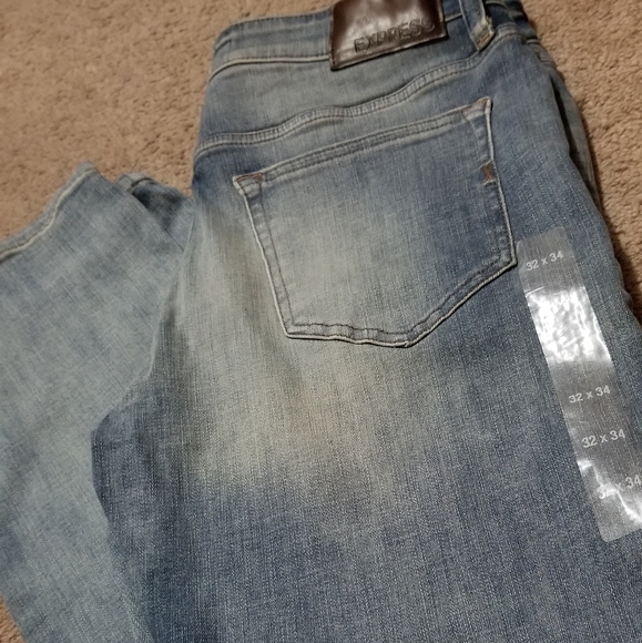 SOLD-NWT Mens EXPRESS Straight Fit BlueJeans-32x34 - Picture 2 of 4